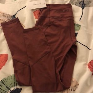Luxe Heart Contour Leggings Mystic Merlot
